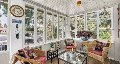 Porch House On 1st