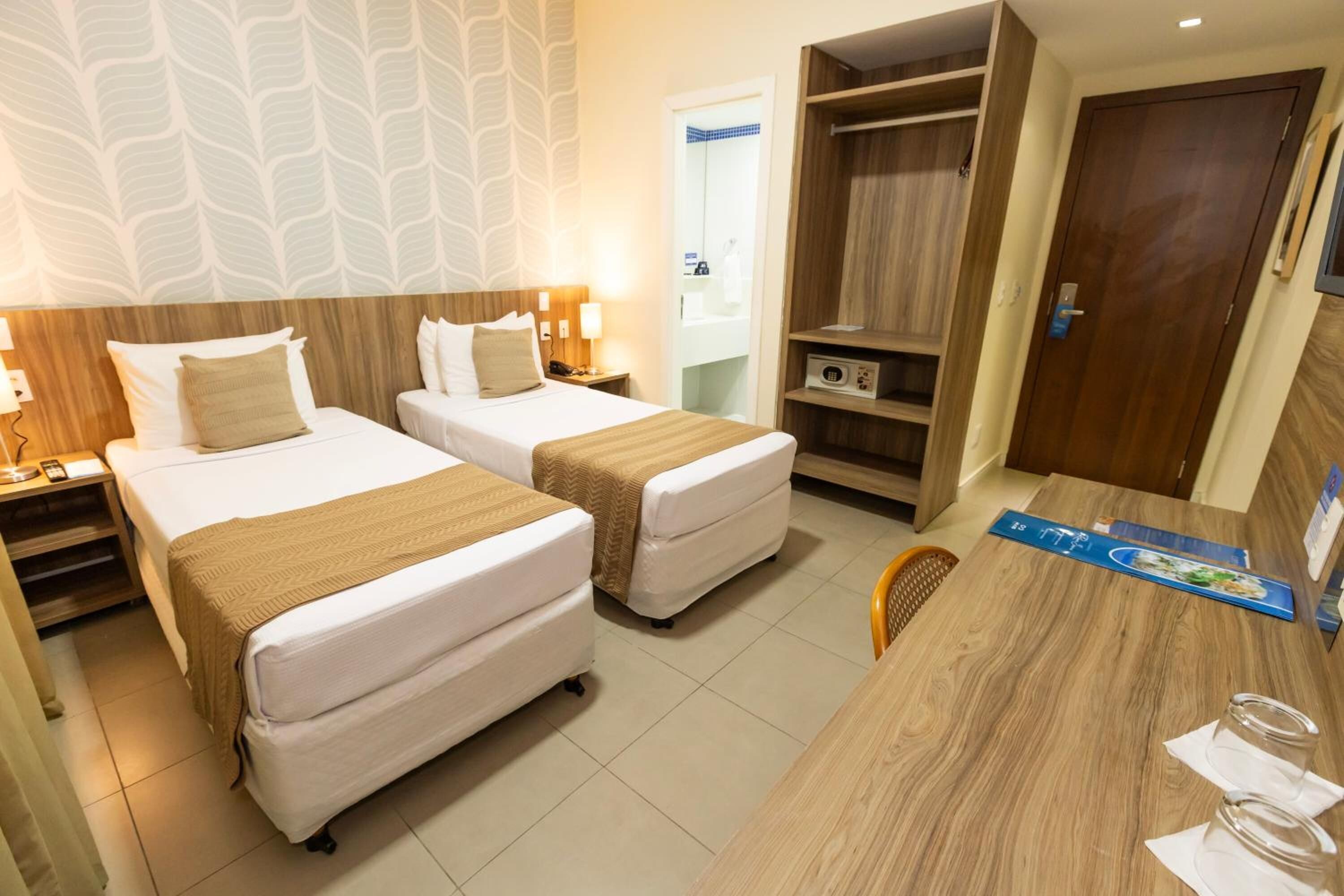 Welcoming Decorated Room Perfect For Relaxing Weekends L Rooftop Pool - Lauro de Freitas