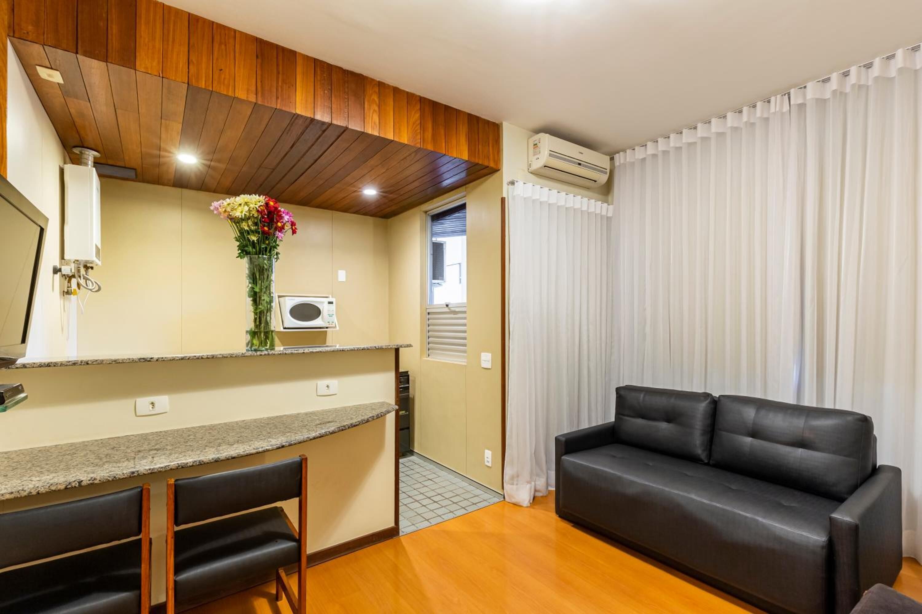 Apartment W/ Modern Kitchen Near Liberty Square  Perfect For Couple - State of Minas Gerais