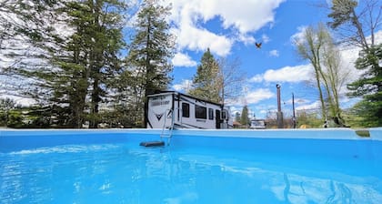 Furubekk • Nordic Spa RV • Pool • Sauna • Hot Tub • Ottawa