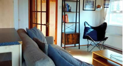 Cabin Sleeps 6 with Indoor Pool Parking