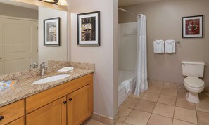 Bathroom - Christmas in Leavenworth with all the Lights and Festivities - 2Bed/2Bath Condo (Leavenworth)