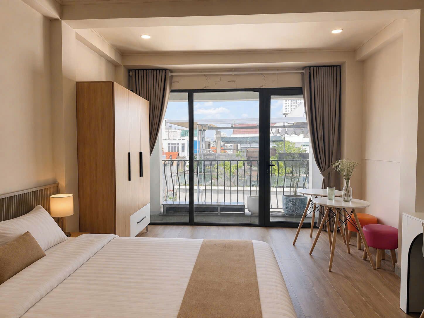 Superior Double Room, Balcony, City View | Hypo-allergenic bedding, down duvets, soundproofing, free WiFi
