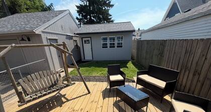 Cozy Ottawa River waterfront 2-bedroom house in beautiful Point Place Toledo, OH