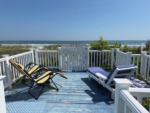 4-bedroom house in fantastic Folly Beach with stunning views