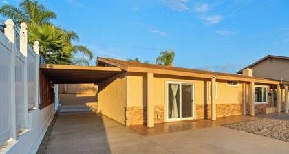 Entire Private Home with 3Bedooms, 2 Bath Spacious Yard, 6 Parking, Ranch Style