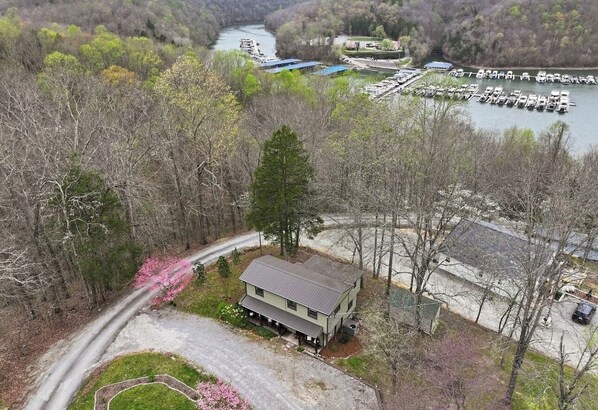 Exterior - Make Memories at Center Hill Lake — Your Home Away From Home Family Friendly Fun (Smithville)