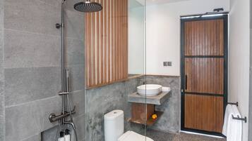 Free toiletries, hair dryer, bidet, towels
