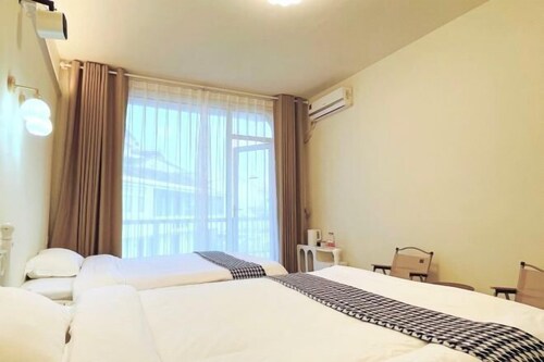 Dongji Inter national Youth Hostel