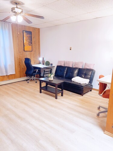 2-BD short drive to DHMC & Dartmouth College