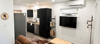 NEW - 2 Br House - 5 mins from TIEC