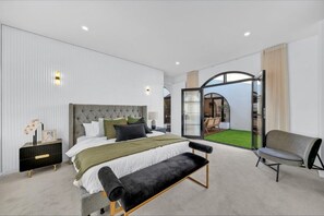 Bedroom - Spacious 4-Bed Family House Near Gateway Plaza (Leopold)