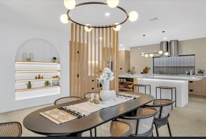 Dining Table - Spacious 4-Bed Family House Near Gateway Plaza (Leopold)