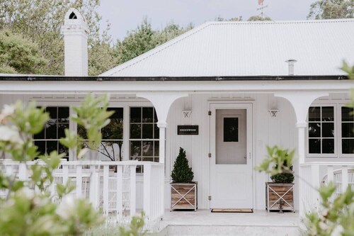 Greenwood | The Coastal Farmhouse with Pool