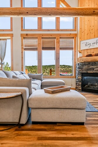 Sunrise Chalet At The Running Y