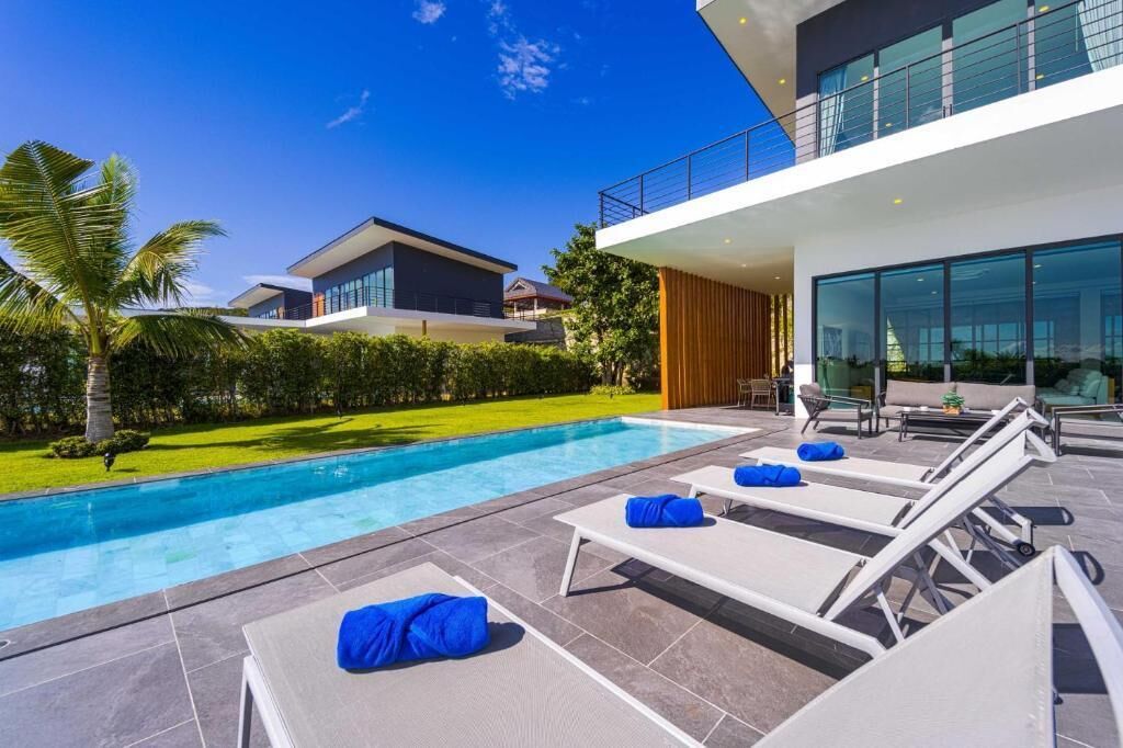 Vila, 5 quartos, para não fumantes, piscina particular | Piscina | Piscina externa