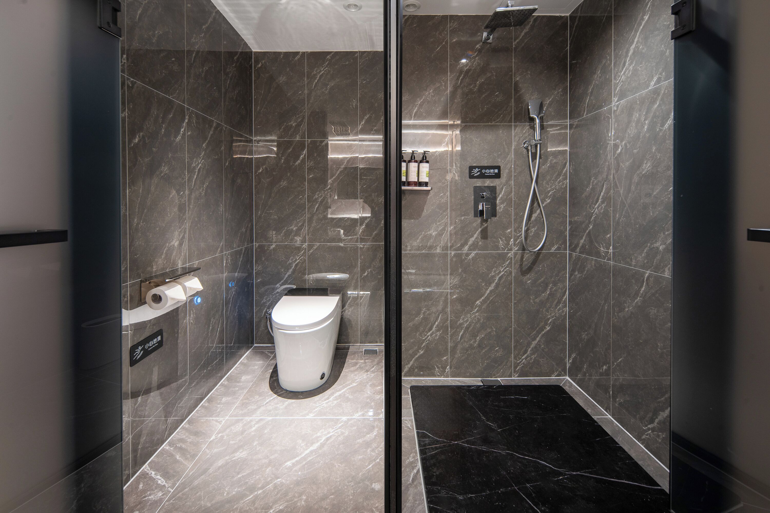 Basic Double Room | Bathroom