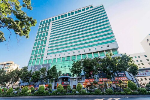 Borrman Hotel Pazhou Convention & Exhibition Center Branch, Sun Yat-sen University Station
