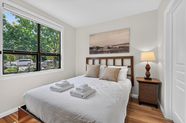 2 Bd Condo Playa 153 W Courtyard & Pool - Kelowna