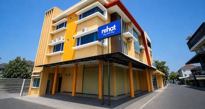 Rehat at The Karins Guest House