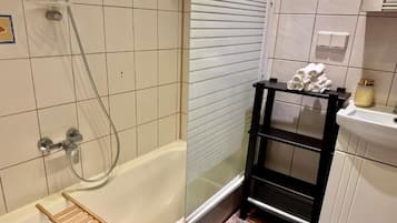 Bañera y ducha independientes, artículos de tocador gratuitos
