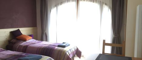 Iron/ironing board, WiFi