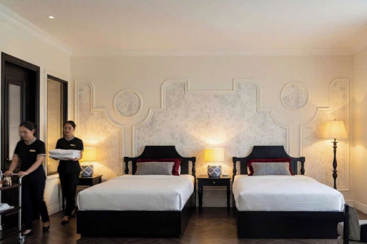 Deluxe kamer, 1 twee- of 2 eenpersoonsbedden, uitzicht op stad | Een kluis op de kamer, verduisterende gordijnen, geluiddichte muren