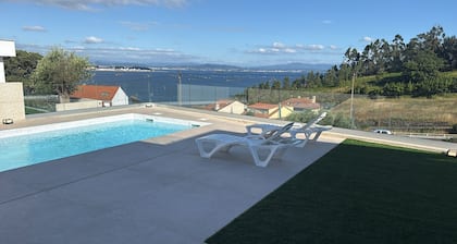 Villa 'Infinity 27' with Sea View, Wi-Fi and Air Conditioning