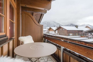 Outdoor dining - Holiday home with 4 bedrooms (Oberstdorf)