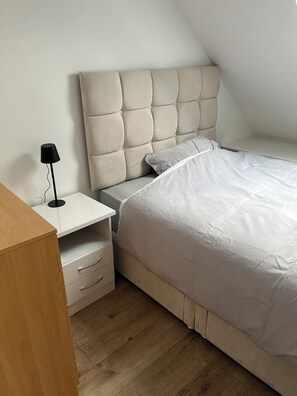 Room - Second floor new apartment in Lurgan Town centre (Armagh)