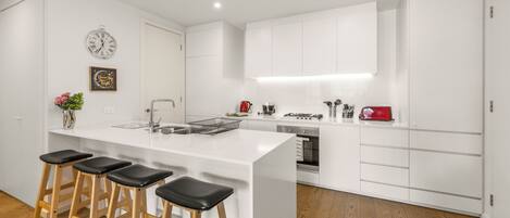 Fridge, microwave, oven, stovetop