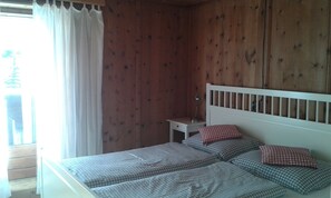 Reisekinderbett, kostenloses WLAN, Bettwäsche