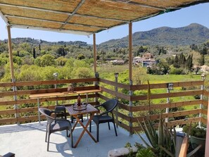 Outdoor dining - Aloni House Kokkini Corfu (Kokkini)