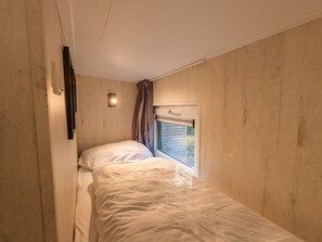 Luokittelematon kuva, 4 kautta 20, painike