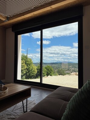 Living area - Vrbo Property (Saint-Martin-de-Valgalgues)