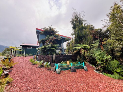 Shala Wellness Retreat nested at Lake Kaniere offers Peace, Nature, Yoga & Sauna