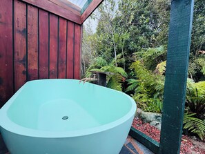 Outdoor spa tub - Shala Wellness Retreat nested at Lake Kaniere offers Peace, Nature, Yoga & Sauna (Kokatahi)