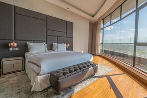Room - Luxury 2BR Apartment -Nairobi National Park Views  at The Curve by the Park. (Nairobi)