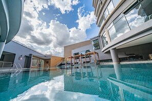Pool - Luxury 2BR Apartment -Nairobi National Park Views  at The Curve by the Park. (Nairobi)