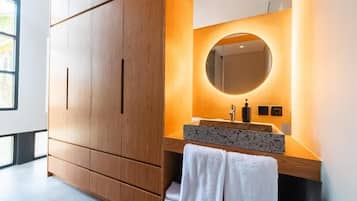 Villa, 3 Bedrooms, Balcony, Garden View | Bathroom