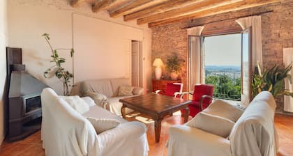 Rural House 'El Masot de Durban' with Mountain Views, Private Terrace and Wi-Fi