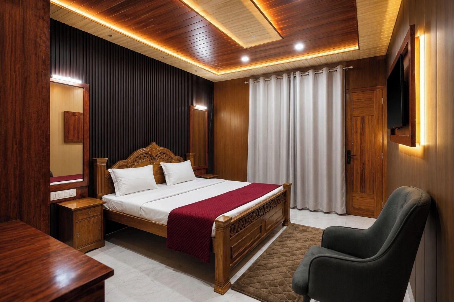 Deluxe Room, Pool View