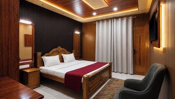 Deluxe Room, Pool View