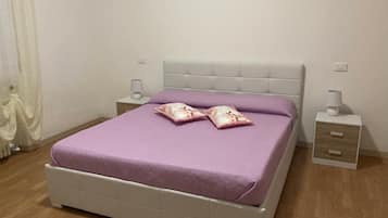 WiFi, bed sheets
