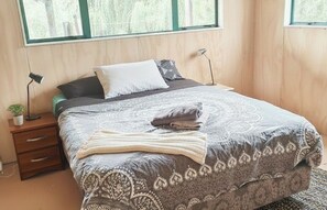 Room - Artist Cottage near Mapua (Redwood Valley)
