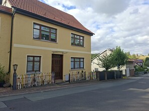 Exterior - Apartment “John” with Private Garden (Geratal)