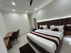 Room - Hotel Prime Elvista  (Zirakpur)