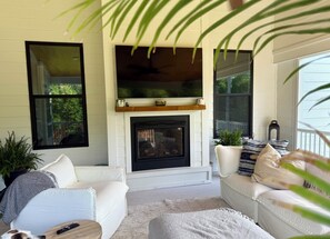Living area - 2.8 Miles from Augusta National, this home is the perfect base for the Masters! (Augusta)