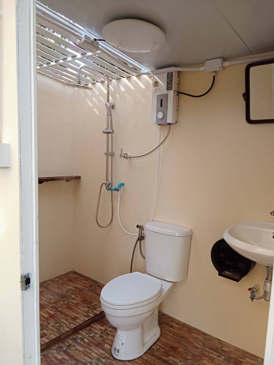 Tent, River View | Bathroom | Separate bathtub and shower, free toiletries, slippers, towels