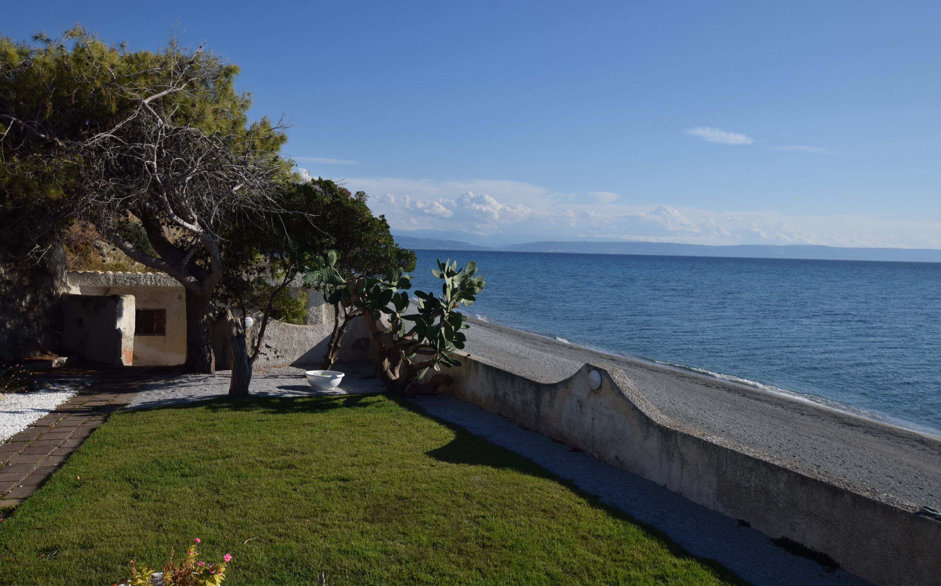 Villa | Beach | On the beach